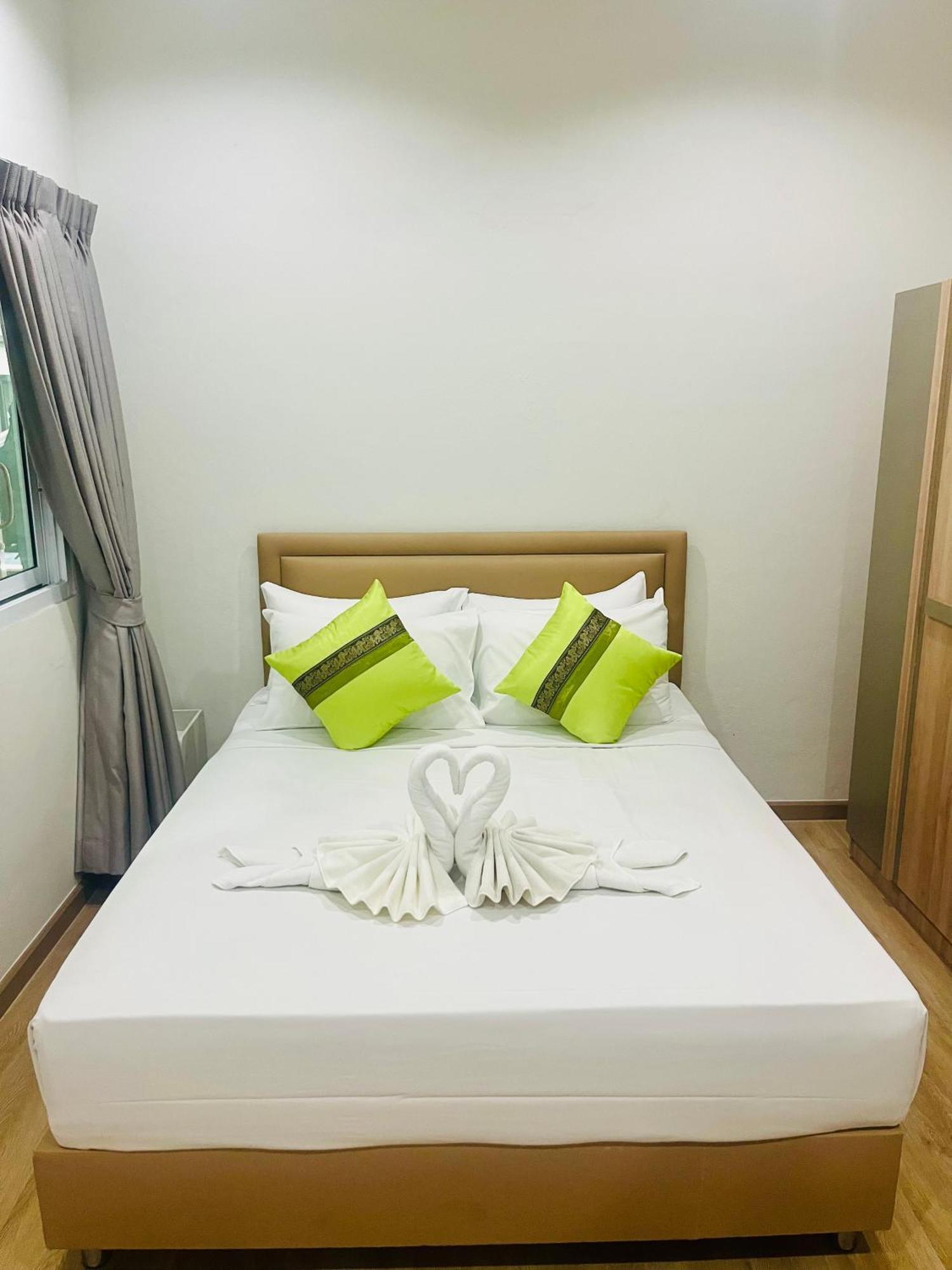 28 Boutique Hotel Patong Екстериор снимка