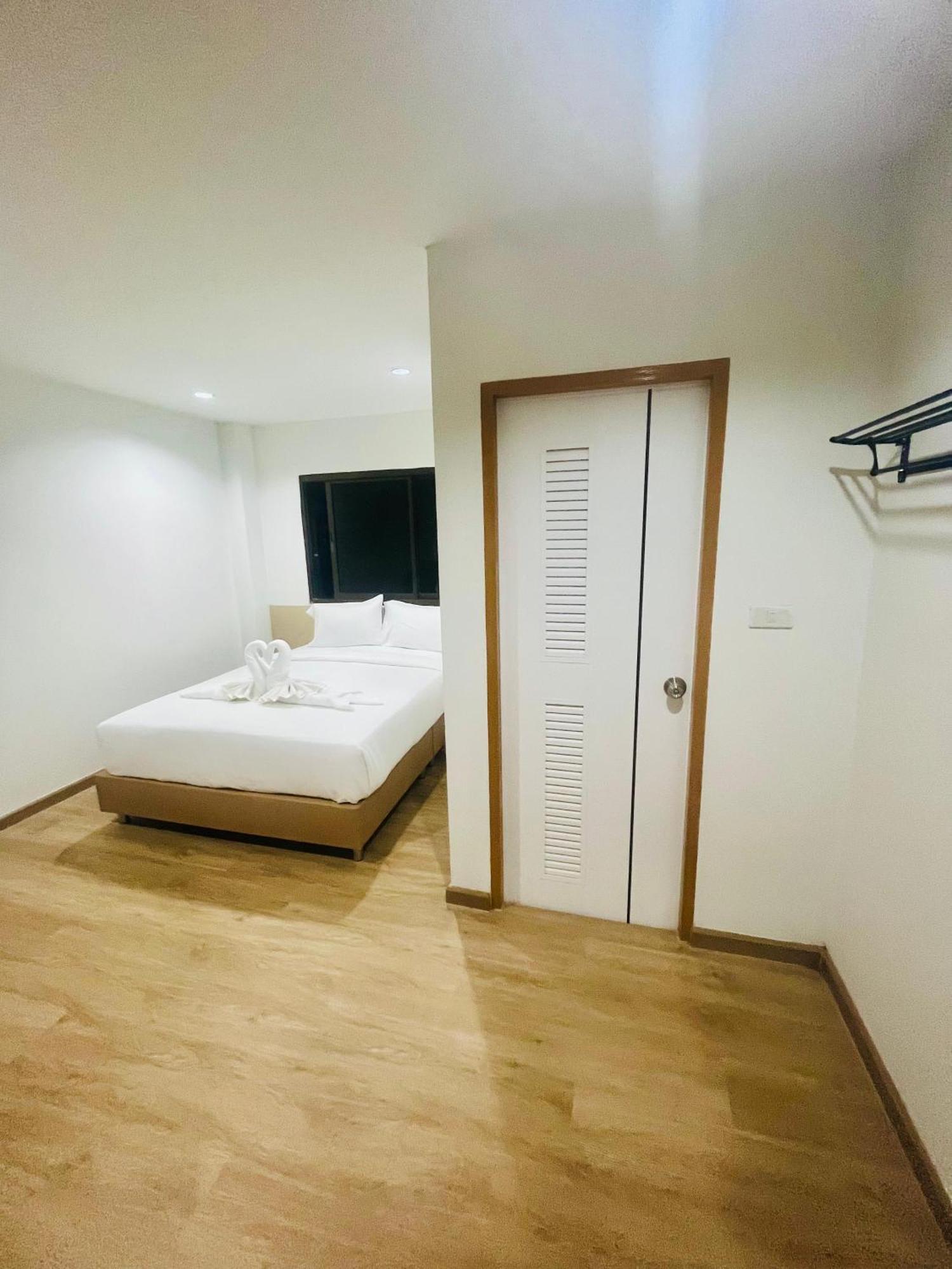 28 Boutique Hotel Patong Екстериор снимка