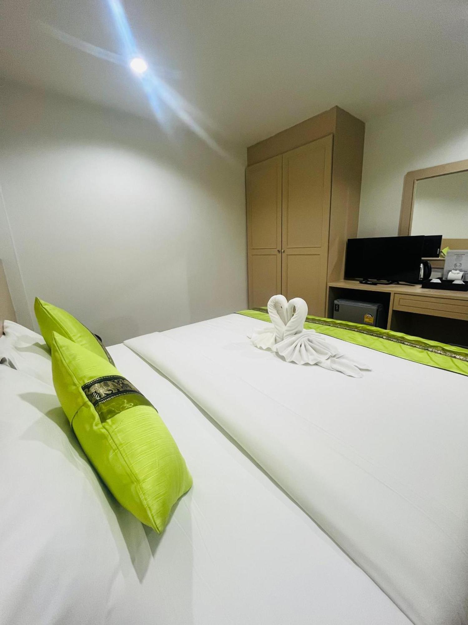 28 Boutique Hotel Patong Стая снимка