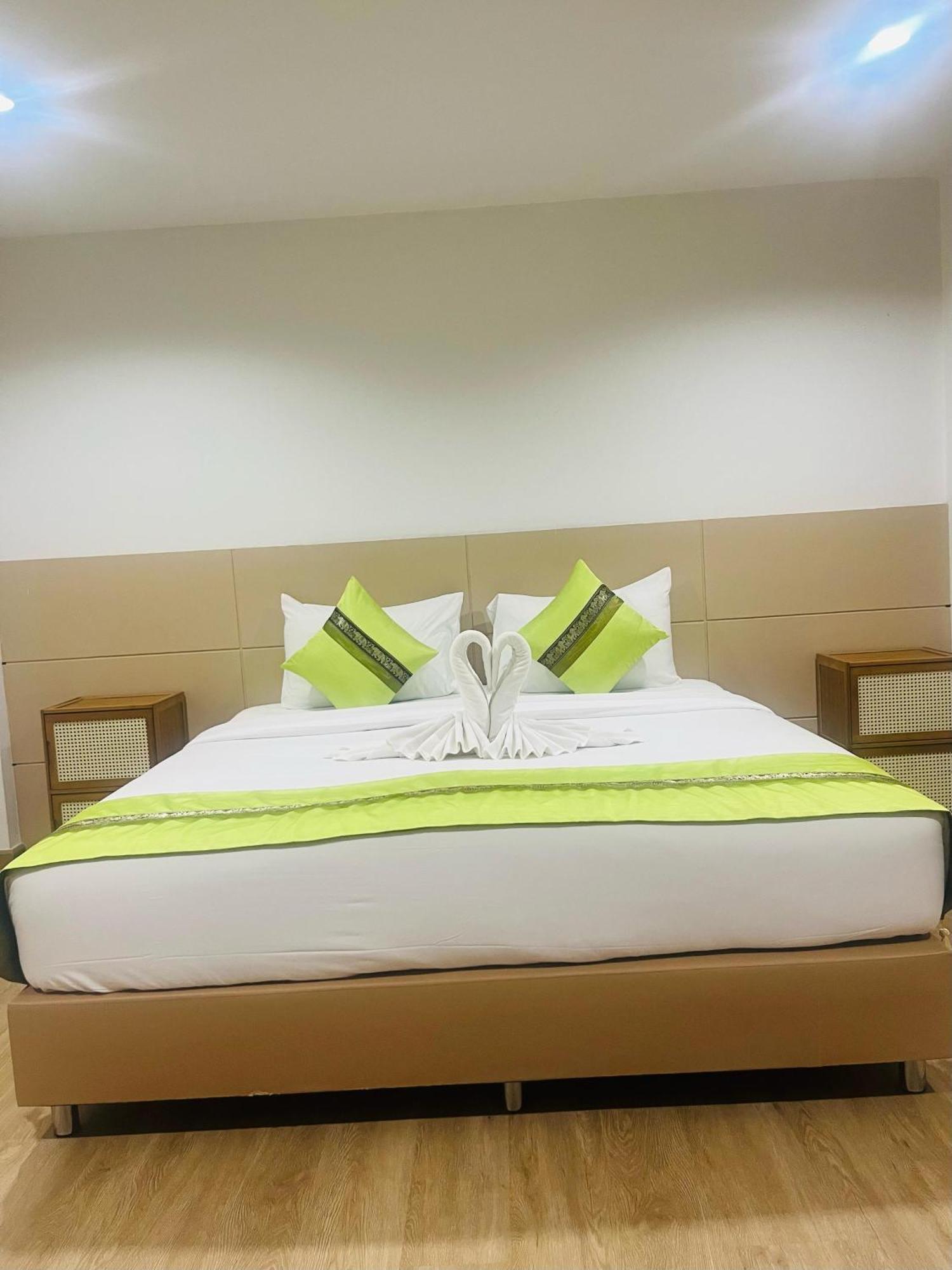 28 Boutique Hotel Patong Екстериор снимка