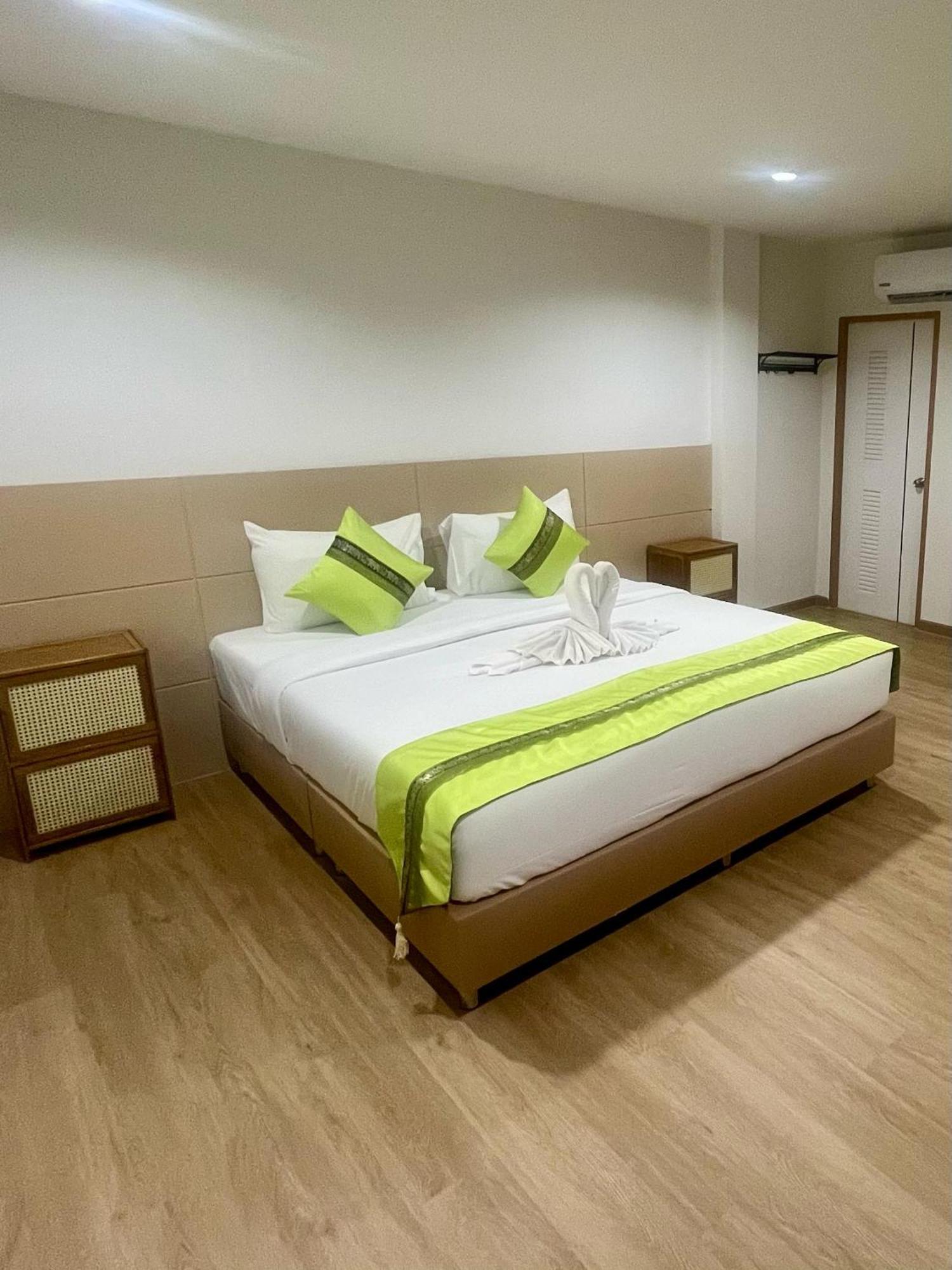 28 Boutique Hotel Patong Екстериор снимка