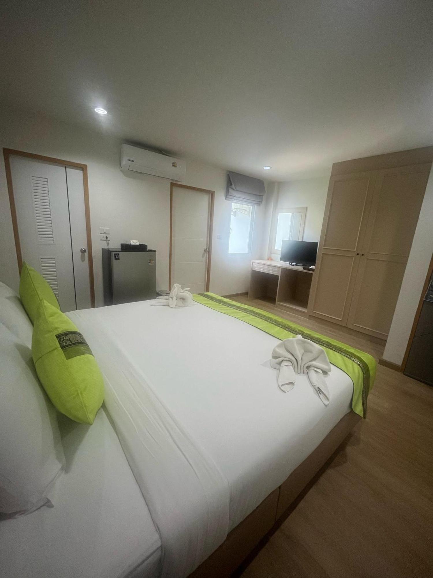 28 Boutique Hotel Patong Екстериор снимка