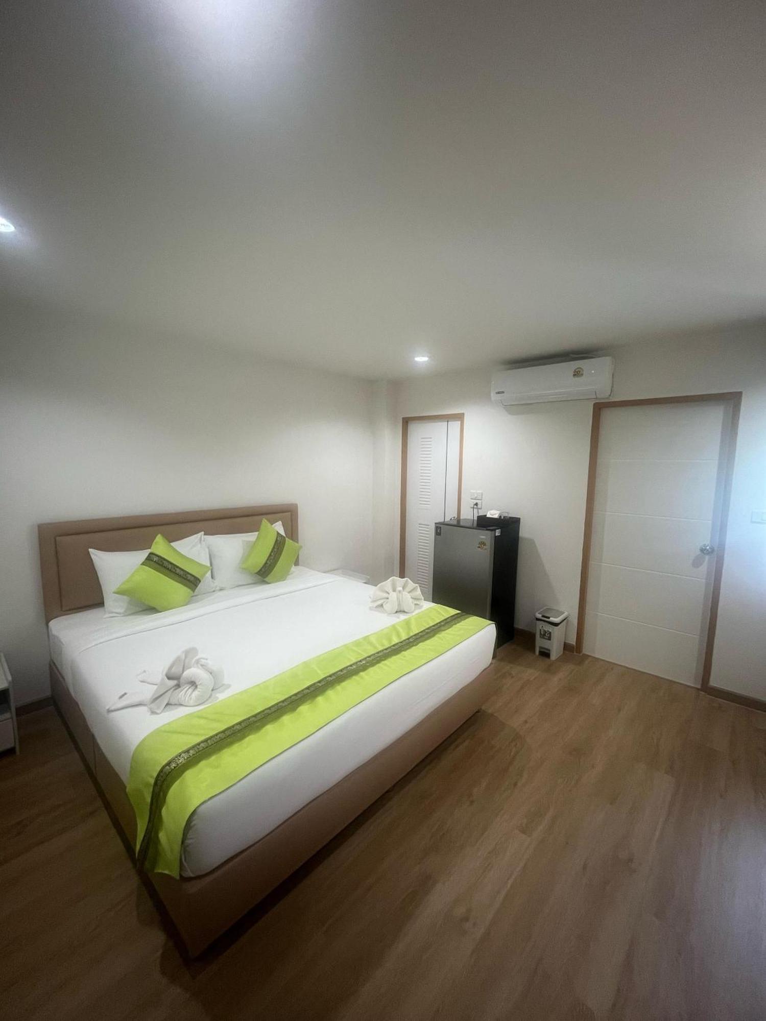 28 Boutique Hotel Patong Екстериор снимка